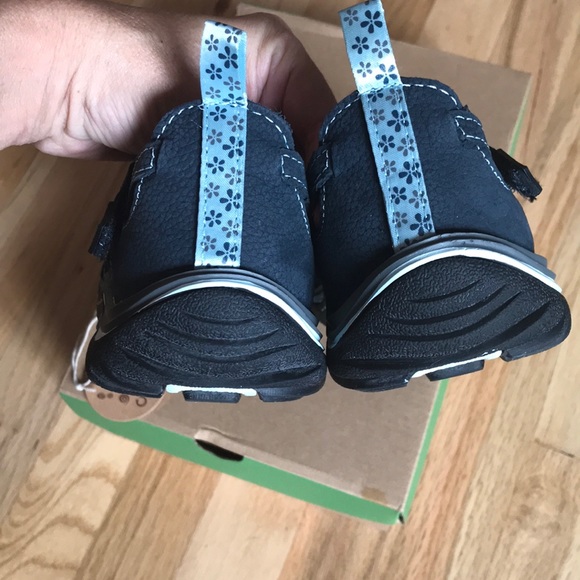 Jambu Blossom in navy - Picture 5 of 5